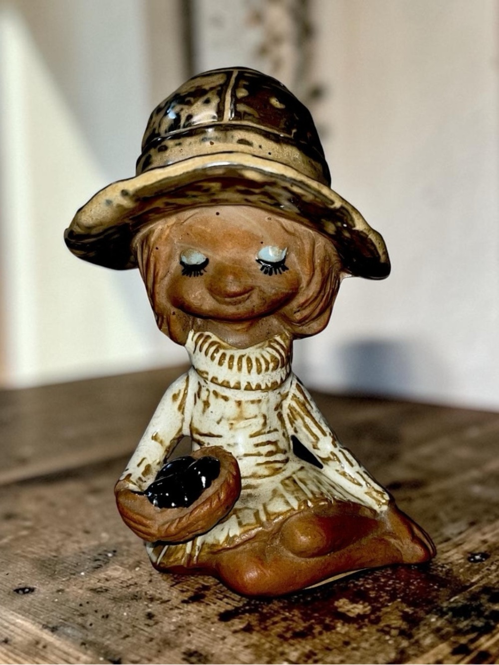 ViTG  Japan Ceramic Big Eyed Girl Figurine Blue Eyelids Floppy Hat Basket Decor